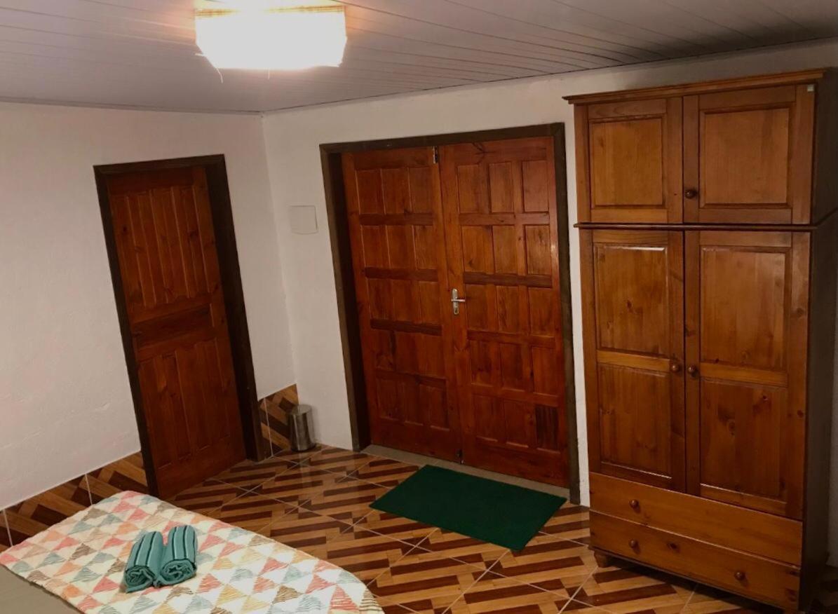 Casa A Beira Do Rio Jaguareguava Na Mata Atlantica Em Bertioga Sp Villa Exteriör bild