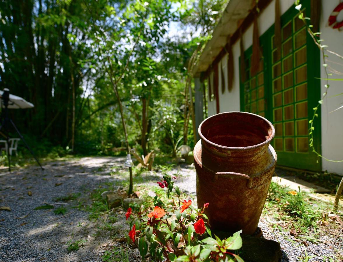 Casa A Beira Do Rio Jaguareguava Na Mata Atlantica Em Bertioga Sp Villa Exteriör bild